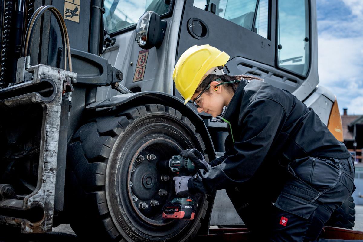 Акумуляторний ударний гайковерт Metabo SSW 18 LTX 800 BL metaBOX 145 L (602403660)