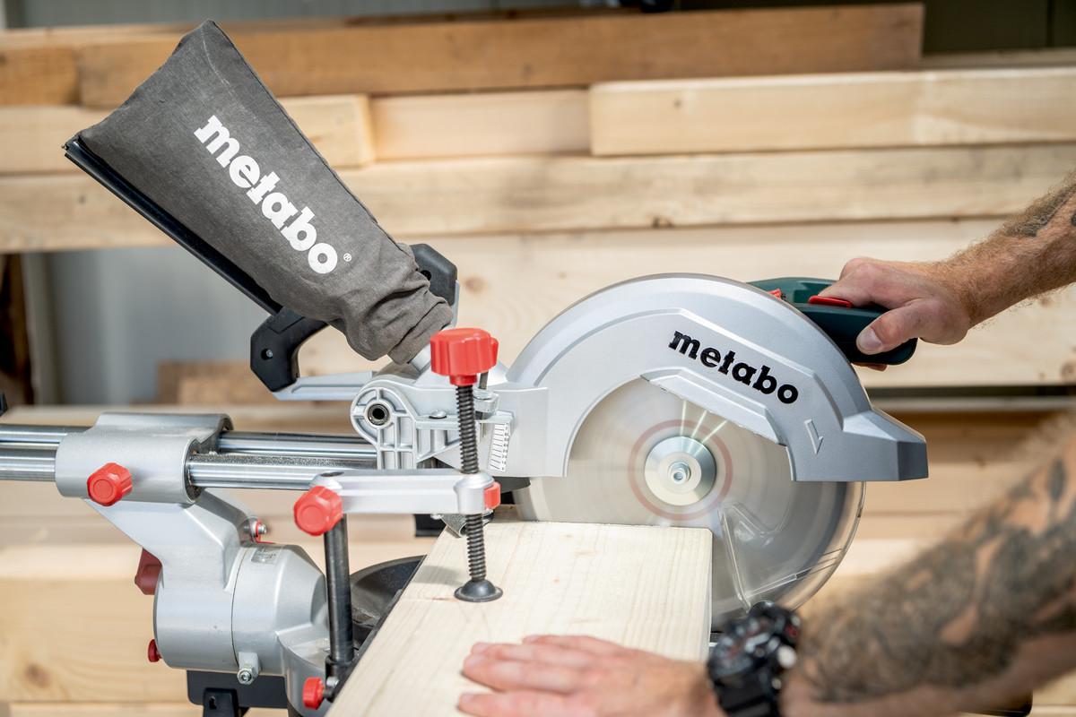 Торцювальна пила Metabo KGS 254 M Картонна коробка (602540000)