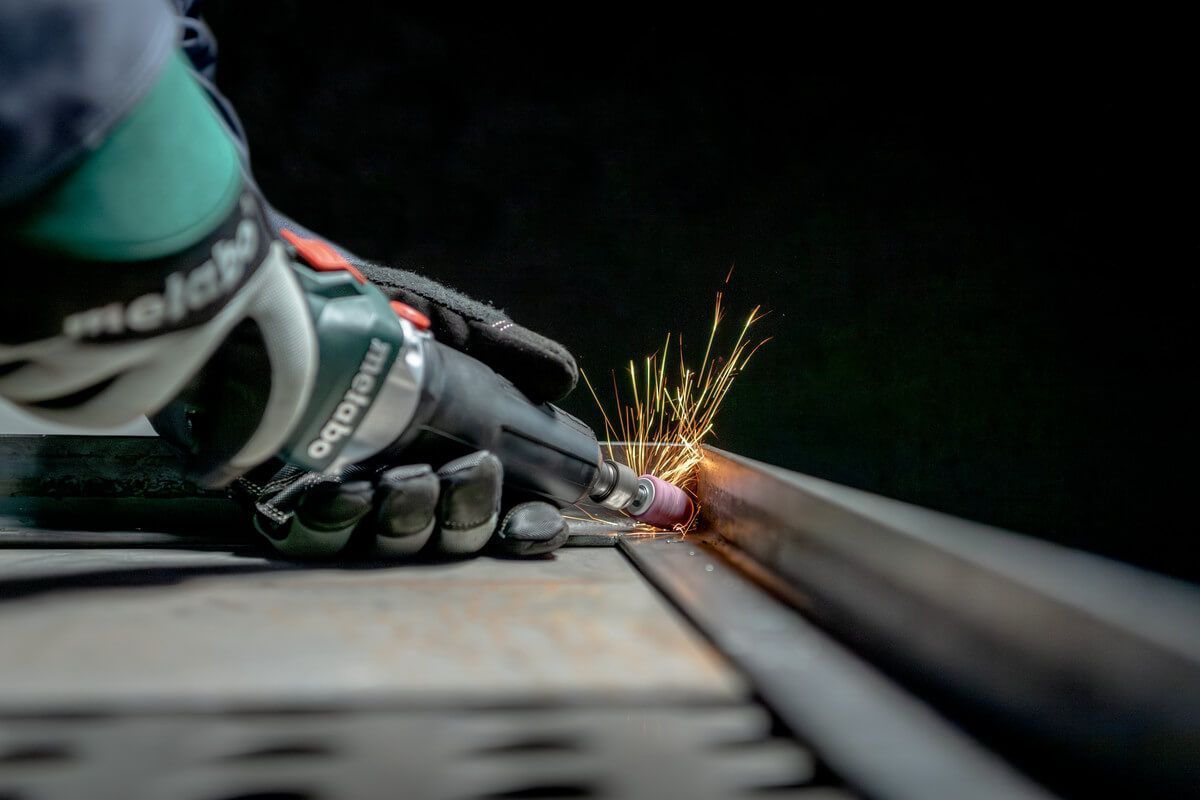 Акумуляторна прямошліфувальна машина Metabo GVB 18 LTX BL 11-28 metaBOX 145 L (600826840)