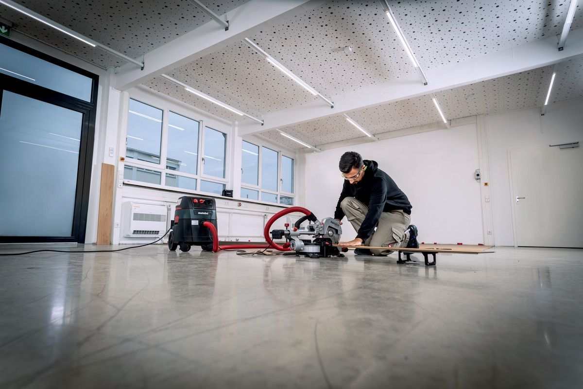 Торцювальна пила Metabo KGS 216 M Set (613216900)