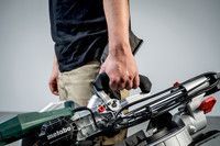 Торцювальна пила Metabo KGS 305 M Set (613305900)