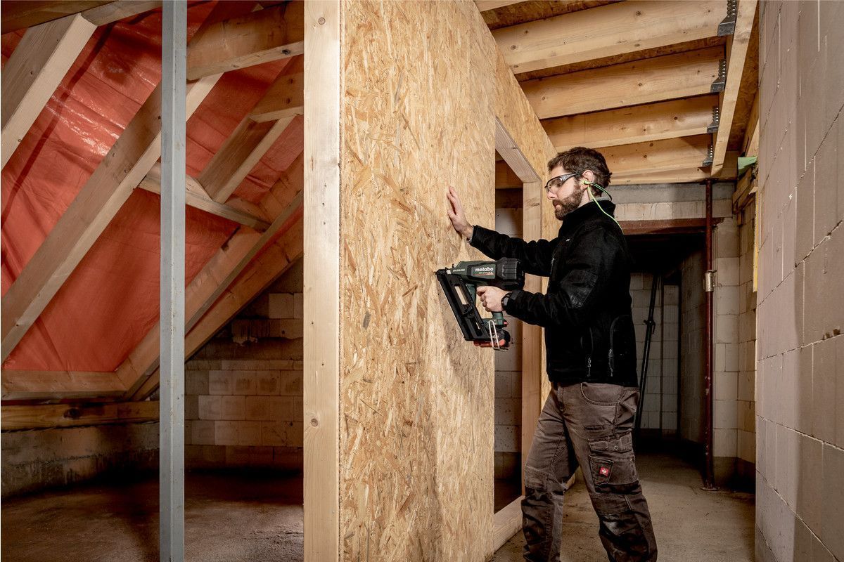 Акумуляторний цвяхозабивач Metabo NFR 18 LTX 90 BL (612090800)