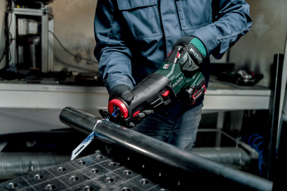 Акумуляторна шабельна пила Metabo SSEP 18 LT Картонна коробка (601616850)