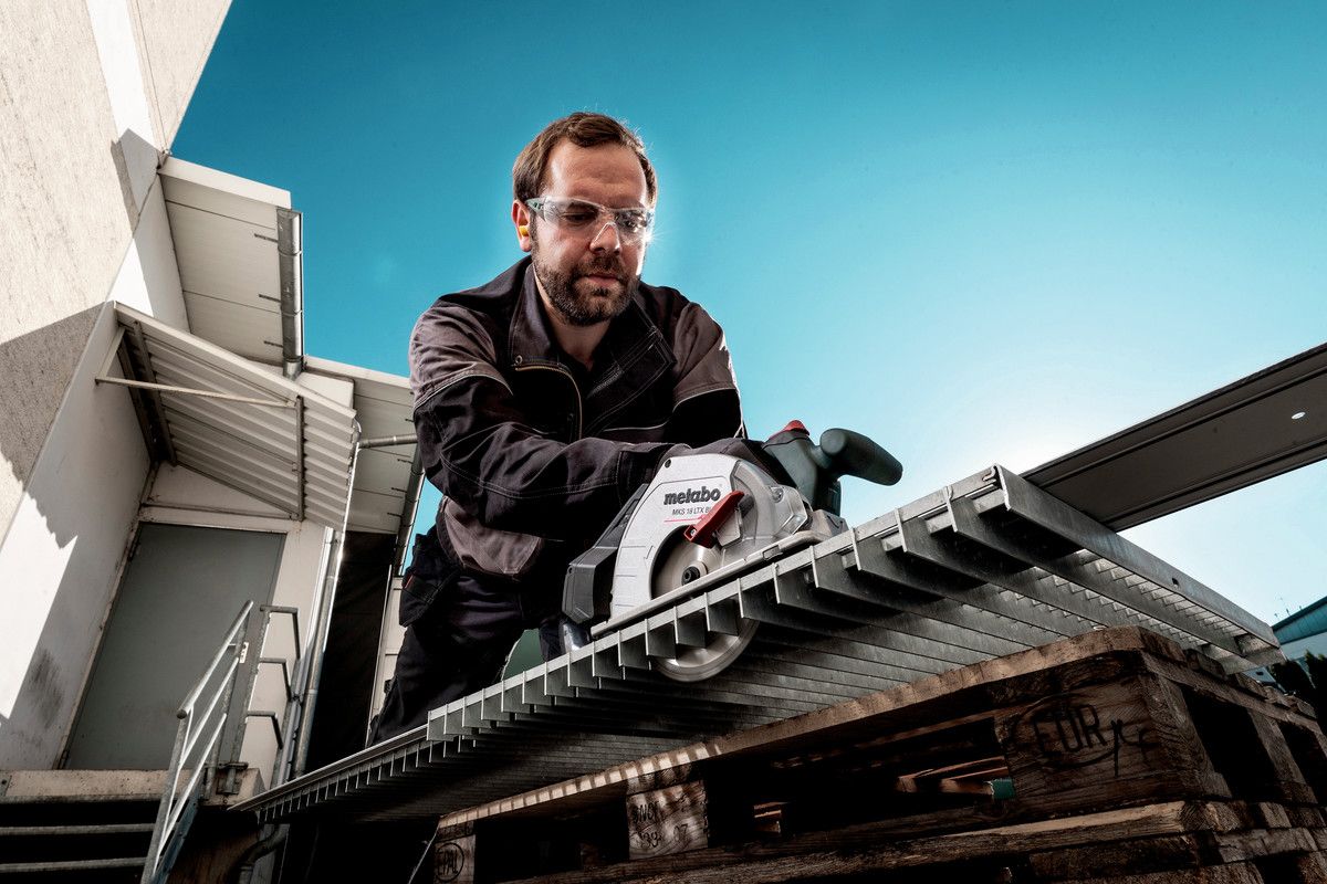 Акумуляторна ручна дискова пила Metabo MKS 18 LTX BL 58 metaBOX 340 (600773840)
